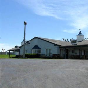 Harrisonville Inn & Suites Экстерьер фото